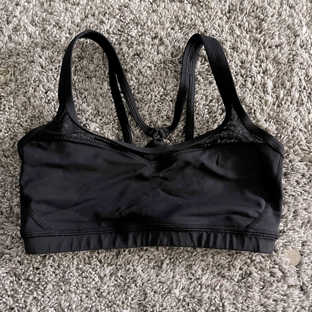 Lululemon size 4 black sports bra